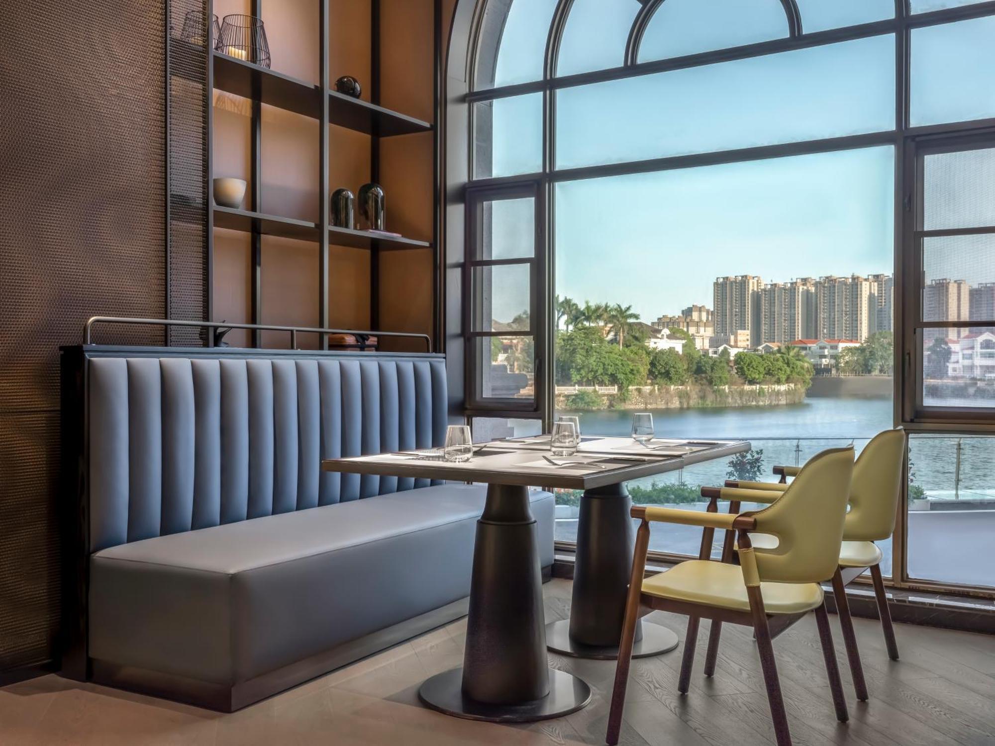 Four Points By Sheraton Yangjiang City Center Exterior photo