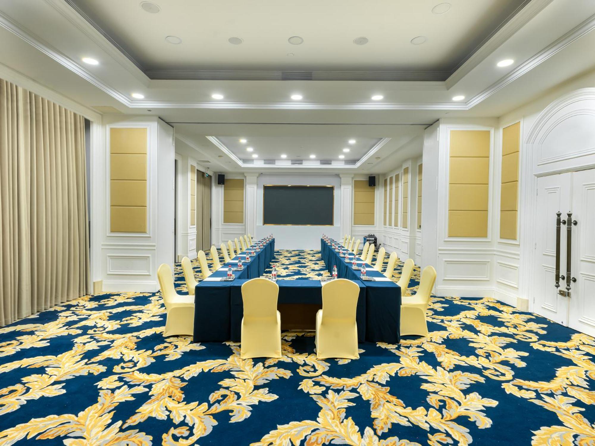Four Points By Sheraton Yangjiang City Center Exterior photo