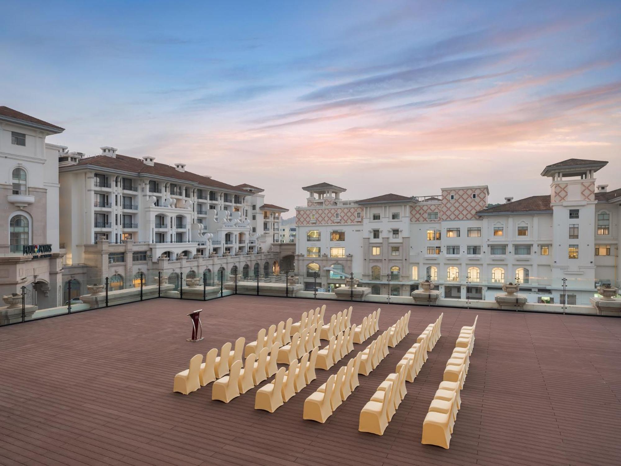 Four Points By Sheraton Yangjiang City Center Exterior photo